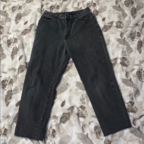 ✨VINTAGE GAP MOM JEANS✨ - Picture 6 of 7